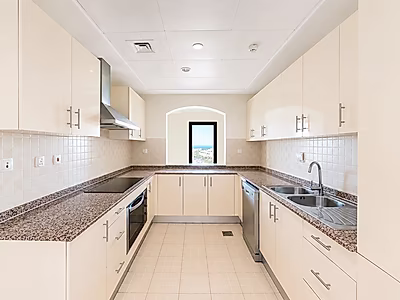 LARGE 3 BEDROOMS SEA VIEW IN PORTO ARABIA