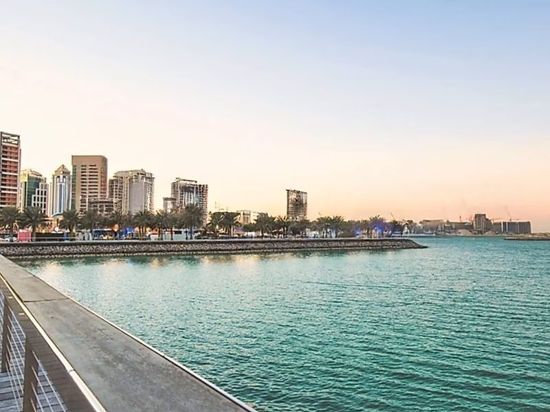 Luxurious Waterfront 1-Bedroom Apartment in Marina 23, Lusail - Photo 11
