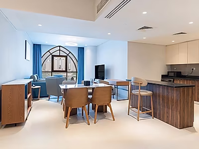 BRIGHT STUDIO WITH WIFI INCLUDED READY TO MOVE IN