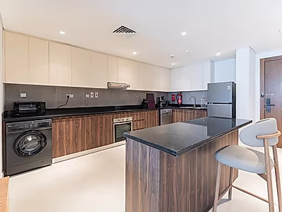 BRIGHT STUDIO WITH WIFI INCLUDED READY TO MOVE IN