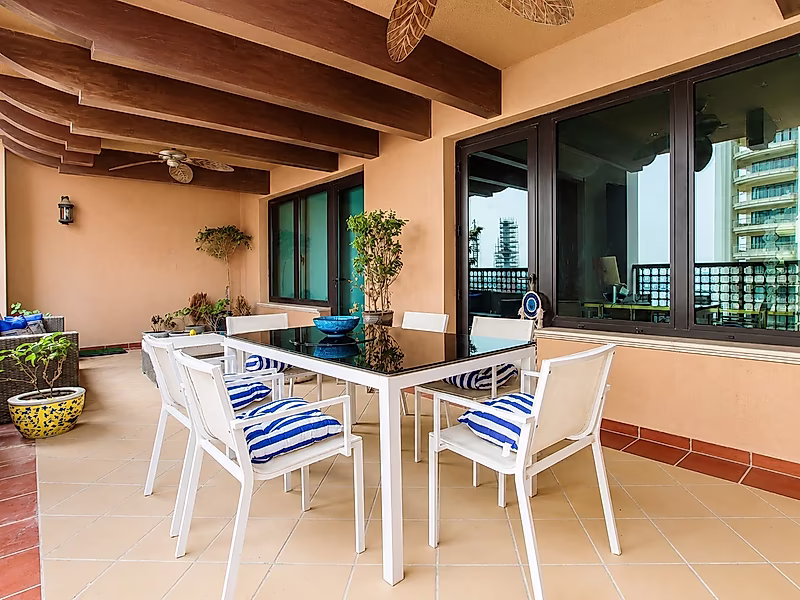 PREMIUM TOWER | 2 BEDROOMS | 176 SQM l TENANTED - Photo 8