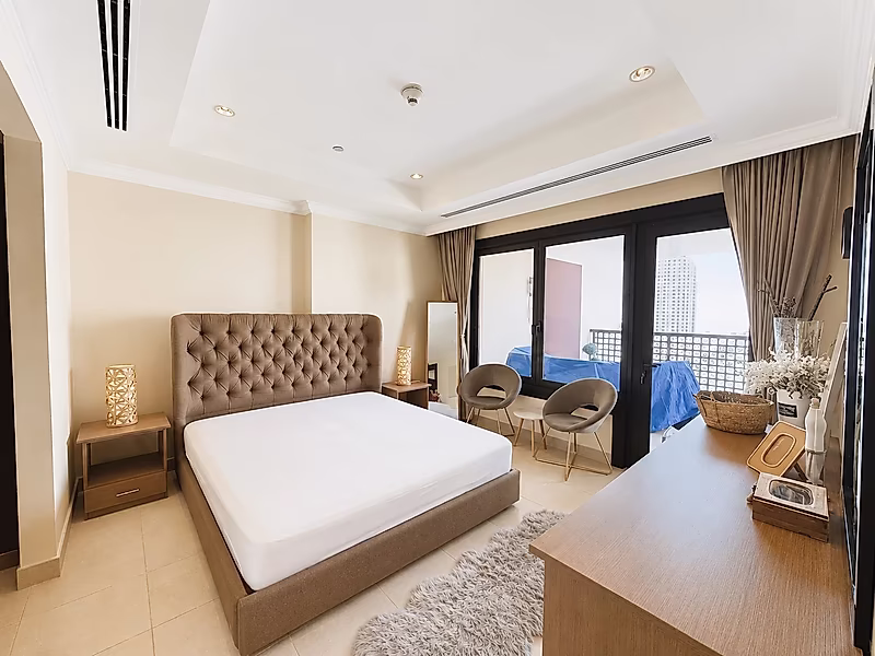 SPACIOUS 2 BEDROOM WITH PANORAMIC SEA VIEW - Photo 4