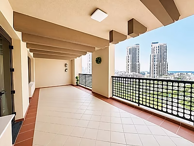 SPACIOUS 2 BEDROOM WITH PANORAMIC SEA VIEW