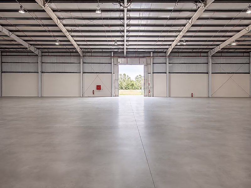 Warehouse for Rent – Old Industrial Area - Photo 3