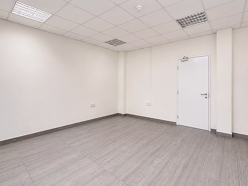Warehouse for Rent – Old Industrial Area - Photo 8