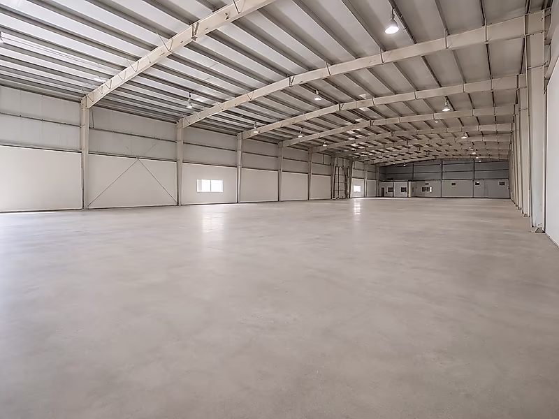 Warehouse for Rent – Old Industrial Area - Photo 2