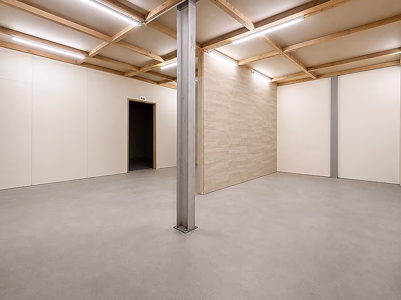 Warehouse for Rent – Old Industrial Area - Photo 3