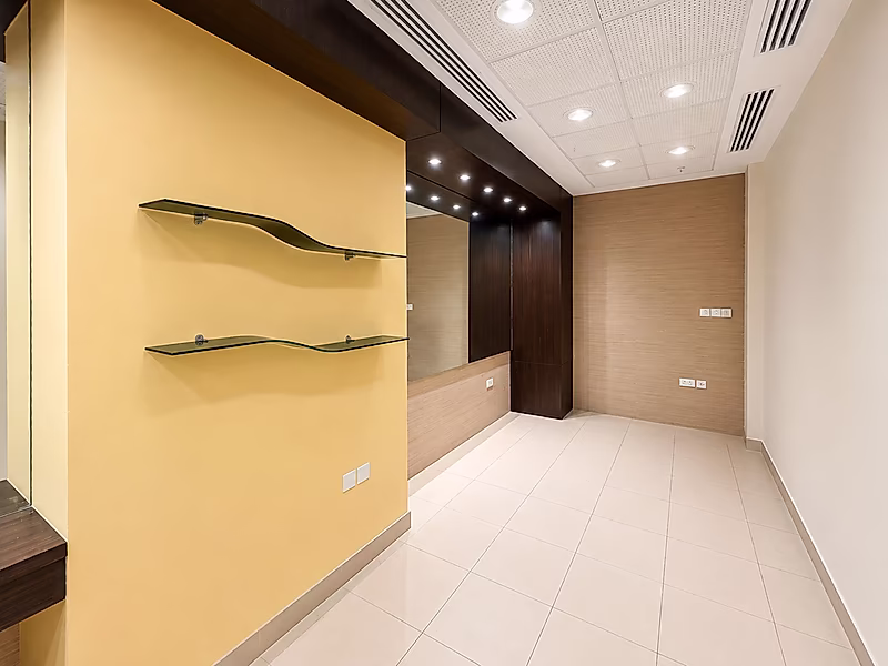 Semi-Fitted Men's Salon | 26 SQM | West Bay - Photo 2