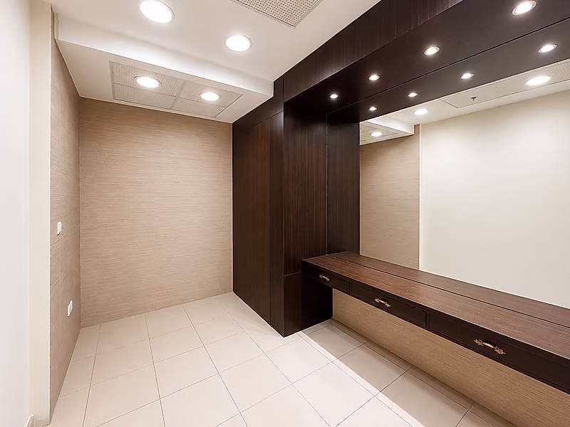 Semi-Fitted Men's Salon | 26 SQM | West Bay - Photo 4
