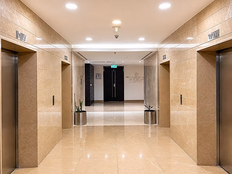 Semi-Fitted Men's Salon | 26 SQM | West Bay - Photo 6