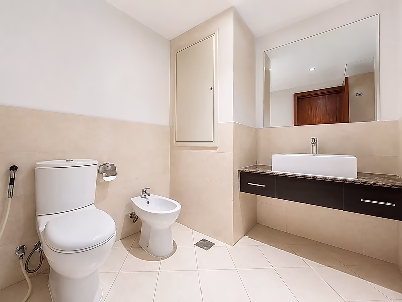 1 Bedroom + Office | Pool View | Partial Marina View | No Balcony - Photo 3