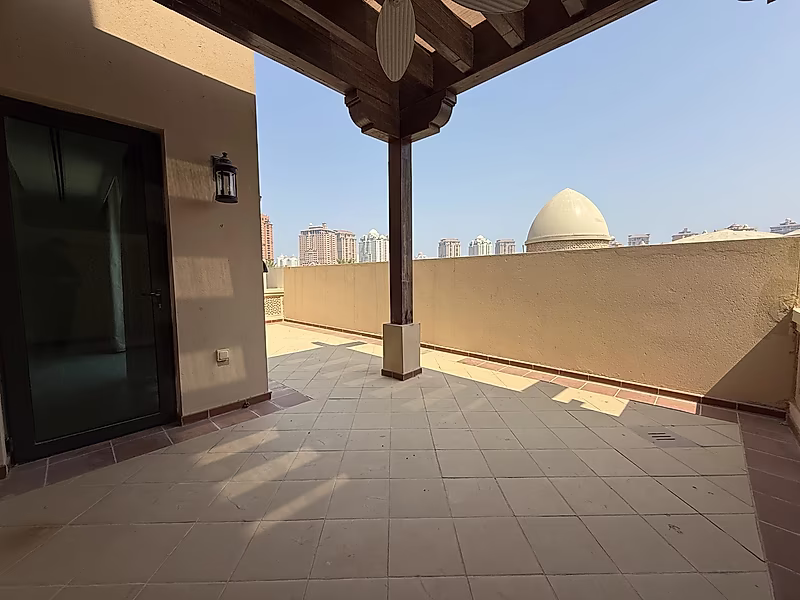 Exquisite 4BR Townhouse | Modern Living - Photo 21