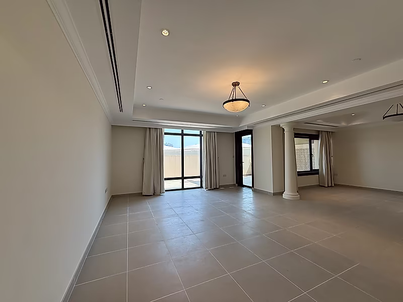 Exquisite 4BR Townhouse | Modern Living - Photo 26