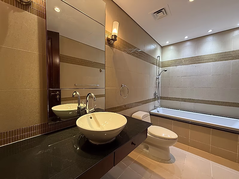 Exquisite 4BR Townhouse | Modern Living - Photo 53