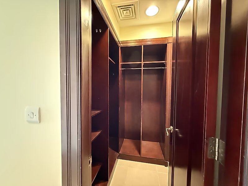 Exquisite 4BR Townhouse | Modern Living - Photo 62