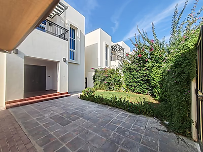 SPACIOUS 3BR + MAID VILLA WITH GREAT FACILITIES | AIN KHALED