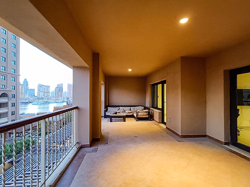 HOT INVESTMENT! SPACIOUS 1-BEDROOM APARTMENT | PORTO ARABIA - Photo 1