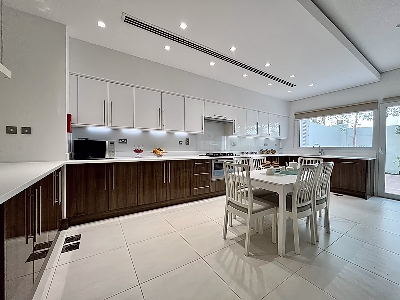 SEMI FURNISHED 5BR COMPOUND FAMILY VILLA IN AL WAAB - Photo 3