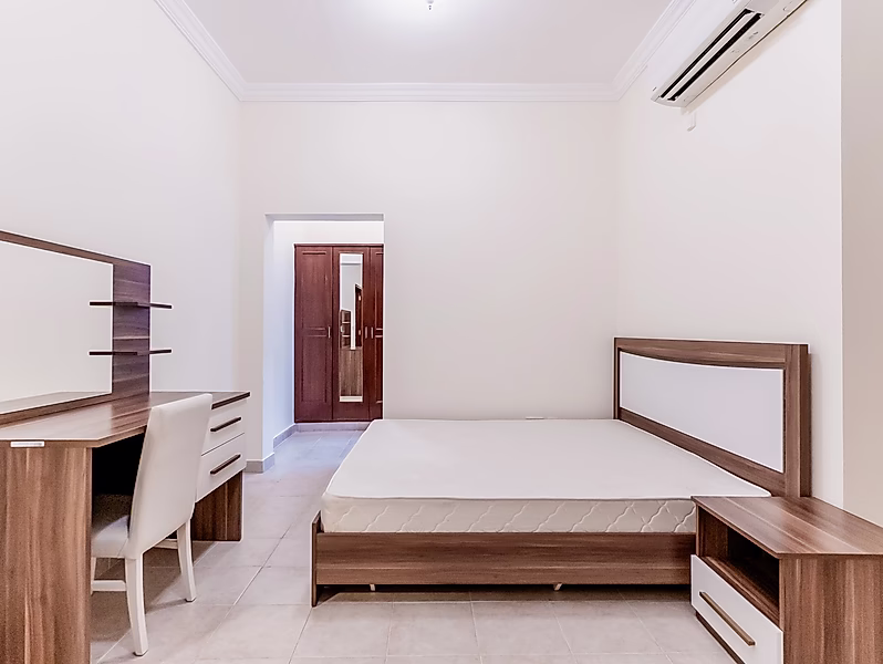 SPACIOUS 5BR UNFURNISHED COMPOUND VILLA - Photo 11