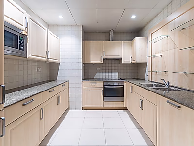 SPACIOUS 1BR PLUS ROOM WITH LARGE BALCONY PEARL