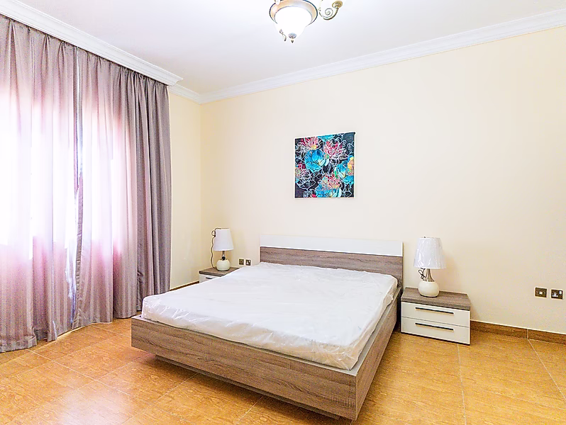 4BR + MAID VILLA IN FAMILY FRIENDLY COMPOUND - Photo 4