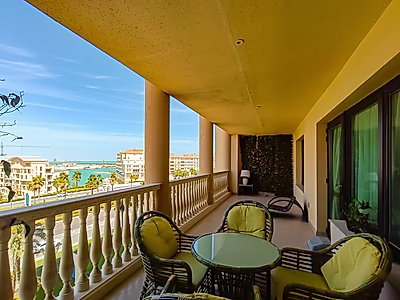 Luxury 1BR Haven | Vibrant Waterfront