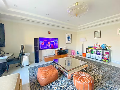 SPACIOUS TOWNHOUSE FOR SALE | PEARL