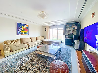 SPACIOUS TOWNHOUSE FOR SALE | PEARL