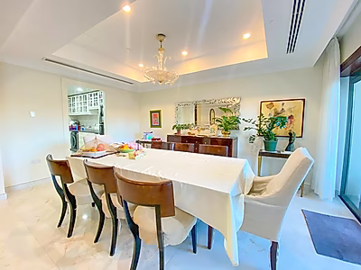SPACIOUS TOWNHOUSE FOR SALE | PEARL