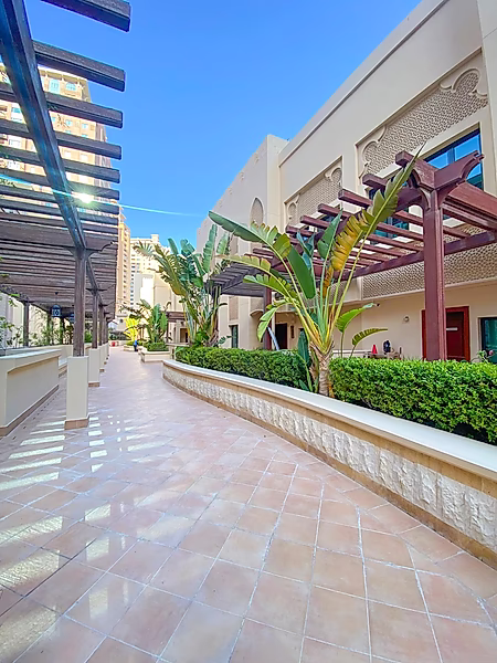 SPACIOUS TOWNHOUSE FOR SALE | PEARL - Photo 18