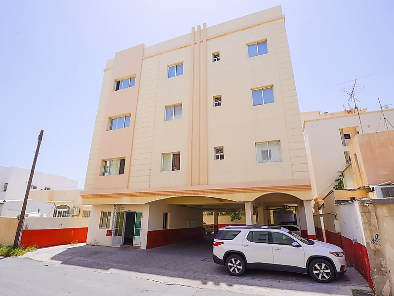 3-STOREY APARTMENT BUILDING FOR SALE | MADINAT KHALIFA - Photo 3