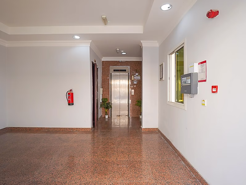 3-STOREY APARTMENT BUILDING FOR SALE | MADINAT KHALIFA - Photo 5