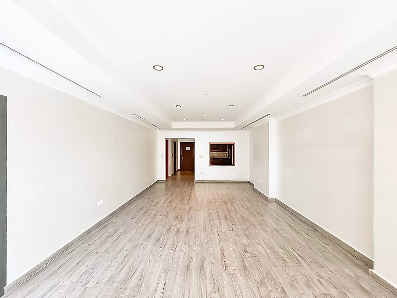 BUSINESS POTENTIAL | SPACIOUS 2 BEDROOM | PORTO ARABIA - Photo 2