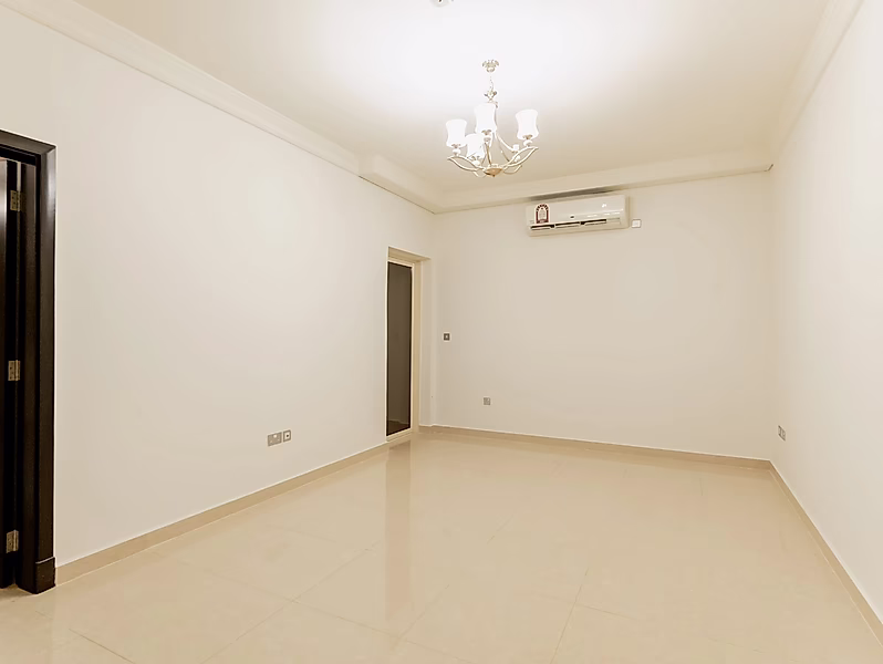 FAMILY COMPOUND | 4BR + MAID ROOM VILLA - Photo 5