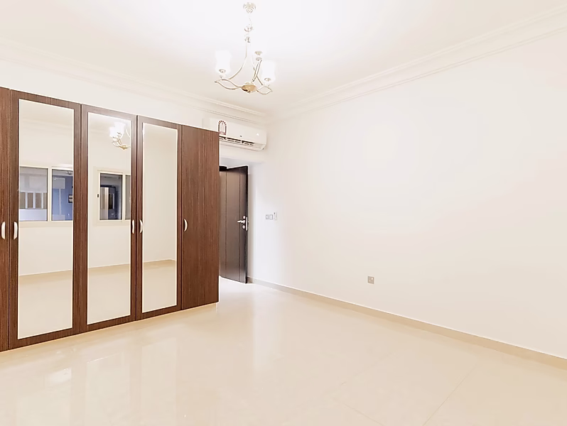 FAMILY COMPOUND | 4BR + MAID ROOM VILLA - Photo 11