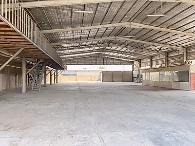 10% ROI || EXCLUSIVE || PRIME LOCATION || WAREHOUSE + OPEN LAND || 2500 SQM || INDUSTRIAL AREA