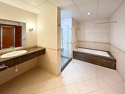 Spacious 2BR Apartment In Porto Arabia With Large Balcony | The Pearl - Qatar