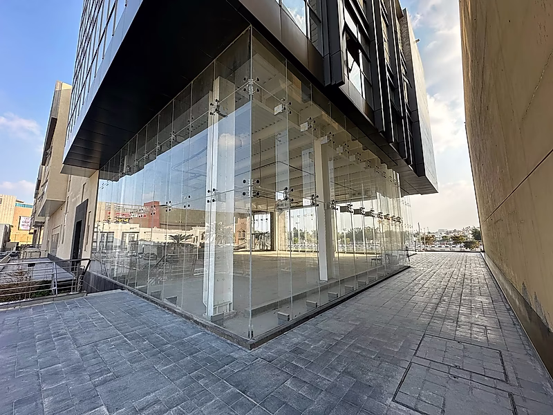 Prime Retail Shop for Lease – 853 sqm on Main Road | Brand New - Photo 2