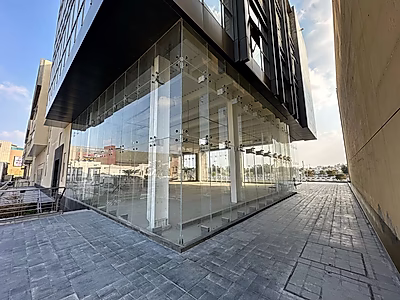 Prime Retail Shop for Lease – 853 sqm on Main Road | Brand New