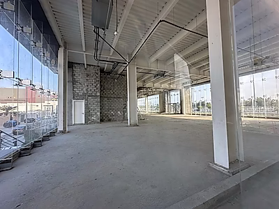 Prime Retail Shop for Lease – 853 sqm on Main Road | Brand New
