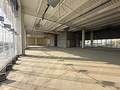Prime Retail Shop for Lease – 853 sqm on Main Road | Brand New