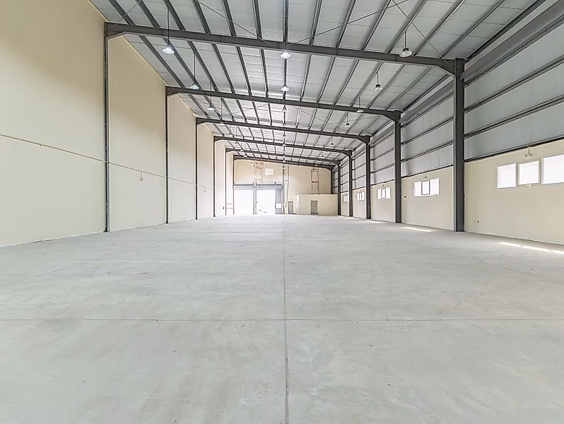 Warehouse for Sale with Labour Camp and Offices – 5000 sqm - Photo 7