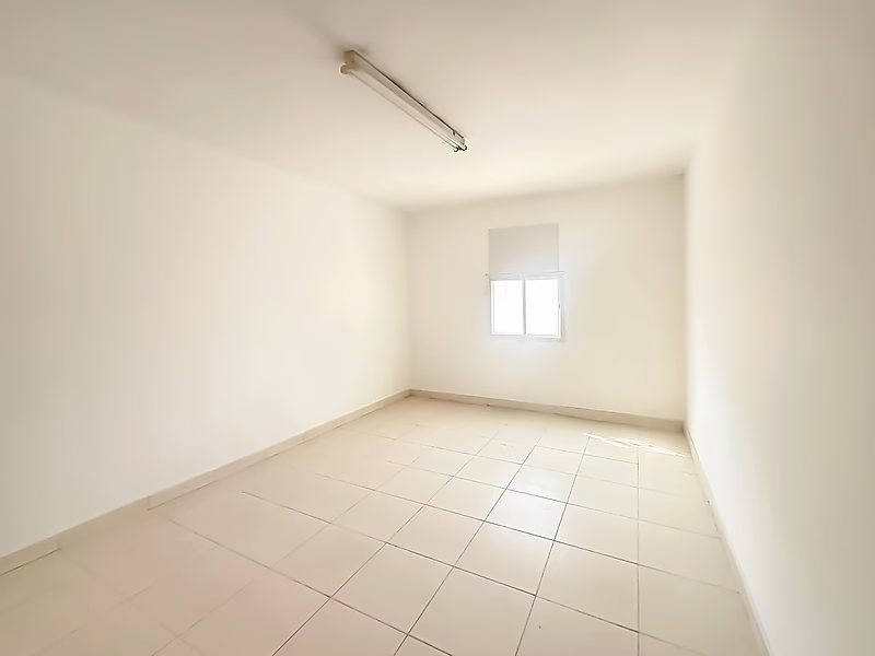 Spacious Labor Camp with 57 Rooms for Rent - Photo 2