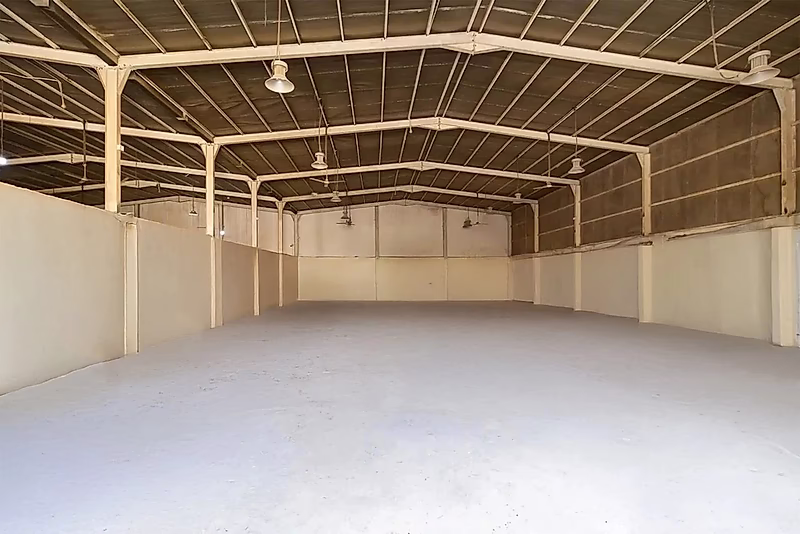 Aluminum Workshop & Carpentry with Labor Rooms For Rent in Industrial Area - Photo 1