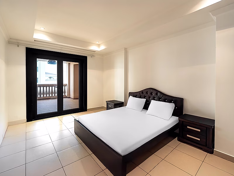 Largest 1-Bedroom Apartment in Porto Arabia for Sale - Photo 6