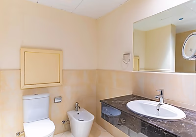 INCOME GENERATING 3 BEDROOM APARTMENT WITH MARINA VIEW