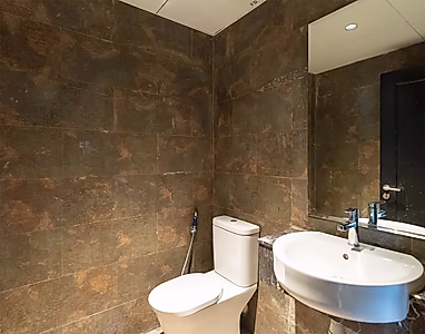 INCOME GENERATING 3 BEDROOM APARTMENT WITH MARINA VIEW
