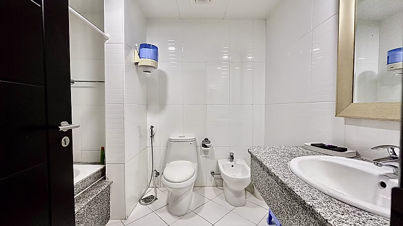 Semi Furnished 1 BR + Office | High Floor | Balcony - Photo 6