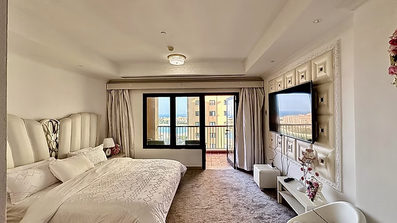 Semi Furnished 1 BR + Office | High Floor | Balcony - Photo 7