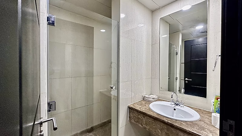 Semi Furnished 1 BR + Office | High Floor | Balcony - Photo 9